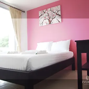 Hostal Ivory Island 